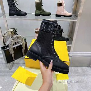 최고 판매 OG 디자이너 마틴 부츠 니트 여성 가을과 겨울 양말 부츠 Stiletto Alfashion Boot 2023