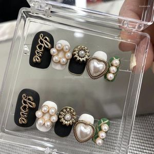 Falsche Nägel handgefertigt kurze elegante Perlenpresse auf Sarg Französische Spitzen wiederverwendbarer Acryl -Fake -Nagel mit Kleber Maniküre Salon