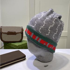2023 Lüks Beanies Tasarımcı Kış Fasulyesi Erkekler ve Kadınlar Renkli Moda Tasarımı Örme Şapkalar Yünlü Kapak VV Beanie Mektup Jacquard Unisex Sıcak Kafatası Şapkası 007 Premium