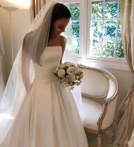 Bröllopsklänning Vestido de Noiva Robe Mariee 2022 A Line Dresses Strapless Satin Bridal klänningar rygglösa med båge