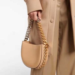 Kopplingar Stora kedjeväv för kvinnor Luxury Designer Handväskor Lady's Shoulder Crossbody Bag Fashion Personaliserad skarvning 2023