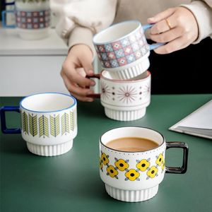 Tassen 4pcs/set Koreanische kreative stapelbare Keramik 350 ml Personalisierte Tasse f￼r Tee Kaffee Milch Urlaub Party Getr￤nkeh￤user Wohnkultur