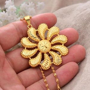 Подвесные ожерелья Dubai Africa Flower Copper Gold Color Ожерелье для мужчин Женские ювелирные украшения американский свадебный сезон