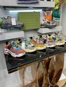 أحذية مصممة فاخرة النساء رجال هاكر مشروع ثلاثي S Sneakers 100 Rhyton Sneaker المدربين