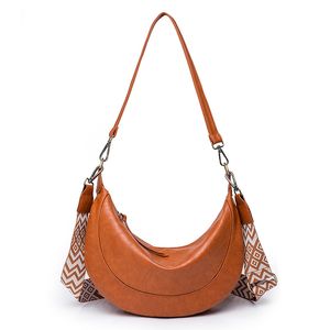 Crescent w kształcie duffel torba faux skórzana torebki krzyżowe duże boho torby z paskiem Jaquard DOM1062049