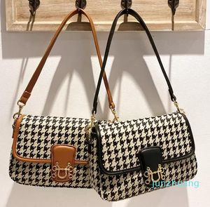 Design de moda Bolsa de ombro de ombro único 2022 Sacos quadrados diagonais simples da bolsa feminina