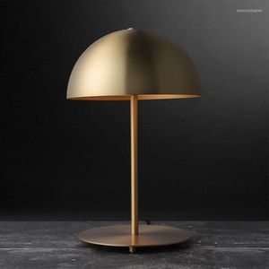 Bordslampor post-modern lyx kopparlampa el sängen sovrum ljus designer provrum minimalistisk konstnärlig barn