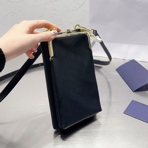 Ponowne i saffiano skórzana torba na smartfona Kobiety mężczyźni designerskie zapięcie na zapięcie emaliowane metalowe obudowy noszone na szyi torbę na ramię Po 580