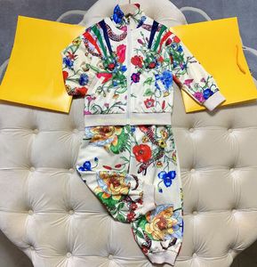 Sonbahar Bebek Erkekler Set Tasarımcı Kıyafetleri Kız Kıyafetleri Setler Mektup Baskı Sweatshirt Pantolon Takım Çocuk Takip Toddler Çocuk Giyim