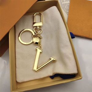 Gold Letter Nyckelkedjor Luxury Desginers Keyrings Lovers väska Tillbehör Bil Nyckelhållare för män och kvinnor gåva