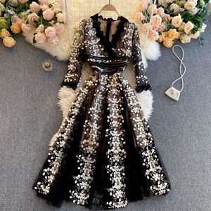 Evening party dress 2023 new style lady temperament heavy industry embroidery flower middle sleeve high-end dress