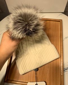 Women Deisgner Wool Beanie Hat Fur Pom Pom Winter Ski Hats/Cap White