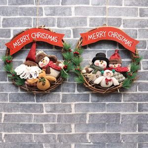 Dekorative Blumen Pl￼schpuppen Weihnachten Girlanden Rattan Kranz mit schwedischem Weihnachtsmas -Baum -Baum -T￼r f￼r die Wandfensterhalle Dekor h￤ngen