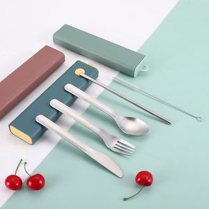 Talheres port￡teis Conjunto de viagens Tableware de a￧o inoxid￡vel Faca de faca de faca bebendo Kit de escova de palha com caixa de armazenamento