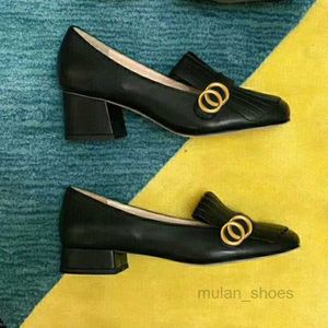 OG Bateau Chaussure Designer Robe Chaussures Talons Hauts Femmes Chaussure De Soirée Classique À Talons Moyens Femmes En Cuir Talon Épais Tête Ronde Bouton En Métal Glands Grande Taille