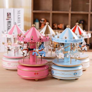 Dekorativa figurer Merry-Go-Round Musical Boxes Carousel Music Box Wood Spire Wind-Up Wedding Christmas Birthday Present Nordic Decor