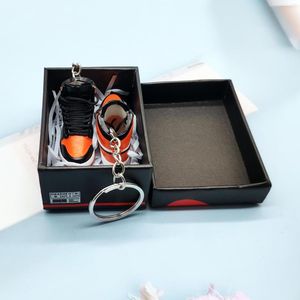 Hooks 3D Mini Sneakers Keychain Mobiltelefon Nyckelhänge Sportskor Present Box Suit presenter Par med 200 -talet