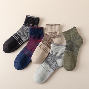 Skarpetki męskie Patchwork Man Sock Sock Autumn Mężczyzna Załoga Załoga Cotton Sox Gtromen koreański miękki sport