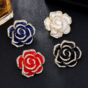 High End Rhinestone Red White Camellia Flower Brosches Handgjorda metall damer halsduk stift broschkl￤der tillbeh￶r dekorationer