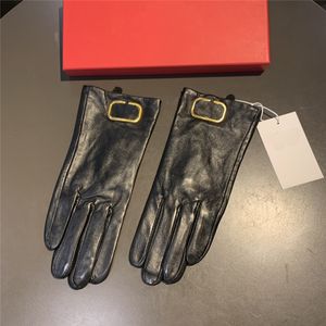 Neue Designer Frauen Handschuhe Metall Brief Leder Fäustlinge Dicke Plus Samt Handschuhe Fäustling Touchscreen Handschuhe Mit Box
