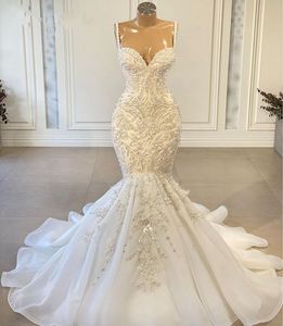 Luxury Mermaid African Women Wedding Dress 2023 P￤rled broderi Sexig vit Vinatge Lace Organza Bridal Gown Robe de Mariage
