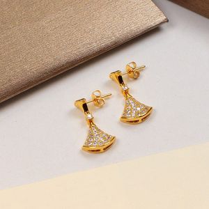 Enrp Hoop Huggie Fashion Luxury Jewelry earrings Designers Fan Shape Ear Studs Diamonds Small Skirt Earin