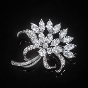 Cystal Rhinestone Flower Brooches for Women Banquet Gift Wedding Jewelry Female Corsage Pin Suit Clothing Accessories