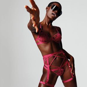 Bras stelt sexy lingerie hollow out out costuums ondergoed sensuele doorzichtige outfits voor vrouw mesh cross bondage pussy slipje set