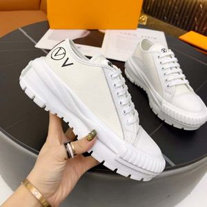 Casual Shoes Designer Sneakers Luxury Sneaker C Brand Man Woman Designer Trainer äkta Leather Ace Sandal Sandal Slide BY99 066 Hz