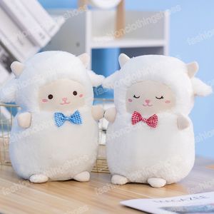 23cm Kawaii Koyun Peluş Oyuncak Sevimli Kırmızı/Mavi Bow Tie Koyun Doldurulmuş Hayvan Yumuşak Bebek Çocuklar için Doğum Günü Hediyesi