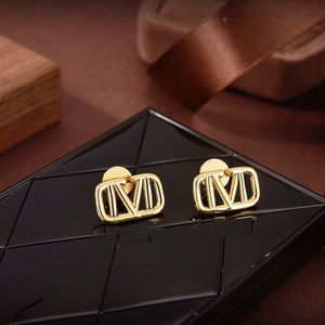 Women Stud Earrings Premium Gold Diamond Earring Designer smycken Mens Studs Luxury Hoops Brand Letter Fashion Bijoux De Luxe With Box