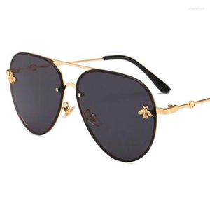 Güneş gözlüğü Arı Pilot Vintage Gözlük Kadın Erkek Metal Çerçeve Moda Tasarımcısı 2022 Yüksek Quality299E için Shades