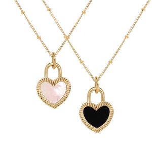 Hänge Halsband RHYSONG Vintage Svart Vit Shell Love Heart Lock Halsband Rostfritt stål Kedjekrage Para Mujer Damsmycken