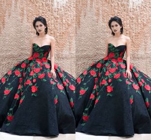 2023 Mütevazı Dantel Çiçek Çiçekleri Aplike Quinceanera Elbise Balo Kupası Kadınlar için Boyut Artı Boyutu Korse Top 16 Elbise Meksika Charro Parti Gowns