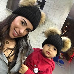 Beanie/Kafatası Kapakları Anne Çocuklar Sıcak Kış Kapakları Gerçek Kürk Pom Beanie Yün Örme Şapka Erkek Kız Kızlar Pompom Rakun Topları Beanie Cap Bonnet T221020