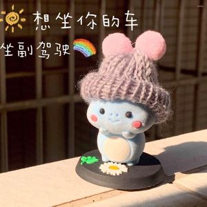 Decoração de interiores Dinosauro de decoração de carro com um chapéu de lã SZM Presente para minha namorada Doll Doll Japan Korea China Asia é o