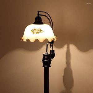 Stehlampen Moderne Lampe pastoraler europäischer Retro-Produkt Wohnzimmer Schlafzimmer Nachtstudium Antike Shanghai Stehend