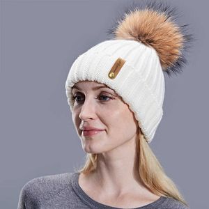 Beanie/Totenkopfkappen Weiß Grün Echtpelz Pom Weibliche Winterhüte Nerz Ball Hut Frauen Mädchen 'S Hut Gestrickte Baumwolle Beanies Cap Marke Skullies 2019 T221020