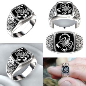 Gotycka osobowość klastra stali nierdzewnej Pierściołki 3D Scorpion Relief Vintage Rings For Men Party Jewelry Akcesoria