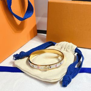 Luxury Classic Style Bangle Preferred Jewelry Brand Bracelet Channel Setting True Love Fashion Exquisite New Style Elegant Designer Selected Girls Gifts