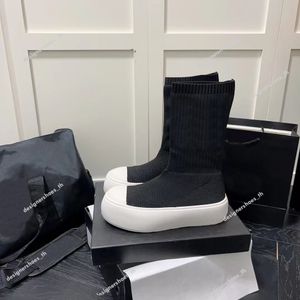 Chanells Kadın Chanellies Chaannel Sock Back Designer Boots Slick Örgü Bootiess Platform Sıradan Ayakkabılar Buzak Hakkında Uzun Graffiti Bayan Sneaker