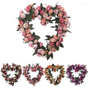 Decorative Flowers Vintage Heart-Shaped Wreath With Green Leaves Artificial Rose Garland 2022