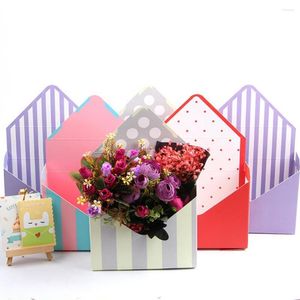 Prezent Romantyczna koperta Stripe Flower Bukiet papierowy pudełko Pudełko Uchwytak kwiaciarnia Świąteczne przyjęcie ślubne