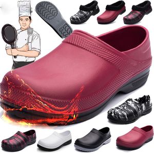 Chinelos el Kitchen Clogs antiderrapante à prova d'água à prova de óleo Sapatos de trabalho respiráveis e resistentes Cozinha Cook Chef Shoes Plus Size 221026