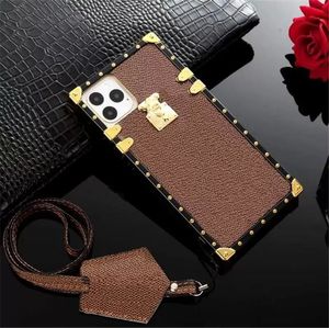 Для iPhone телефонные чехлы с задним ходом с ремнями Flip Case Top Designers кожа модного браслета Lanyard Designer Print Luxury Shell кошелек 14 13 Pro Max 12 Mini 11 Plus