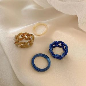 Pierścienie klastra 2022 Zestaw letni pierścień akrylowy dla kobiet niebieski kolorowy system żywiczny z koraliki elastyczna biżuteria z zaręczynami nośnymi