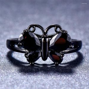 Bröllopsringar söt kvinnlig vitrosa röd svart sten ring vintage fjärilsguld fylld smycken djur födelsesten