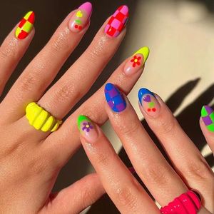 24PCS/Box Wearable False Nails Full Cover Nail Tips DIY Press On Nails Short Simple Autumn winter Manicure With Pattern Design