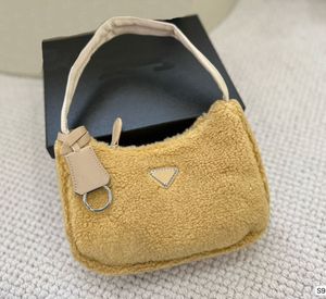Lüks bayan omuz çantaları tasarımcı kürk çanta koltuk altı çantası moda klasik harfler 5A üst bayan çanta çanta ile