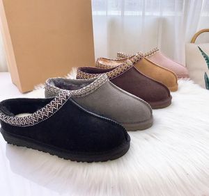 بيع الساخنة AUSG منصة امرأة شتاء الأحذية مصمم أحذية الكاحل أحذية Tazz Chestnut Black Warm Fur Slippers الجوارب الداخلية REW